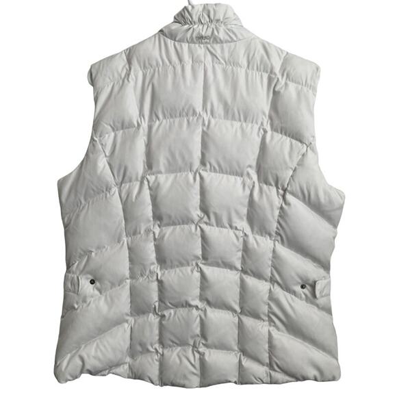 Eddie Bauer EB650 down women's vest in white with side pockets. - Picture 5 of 12